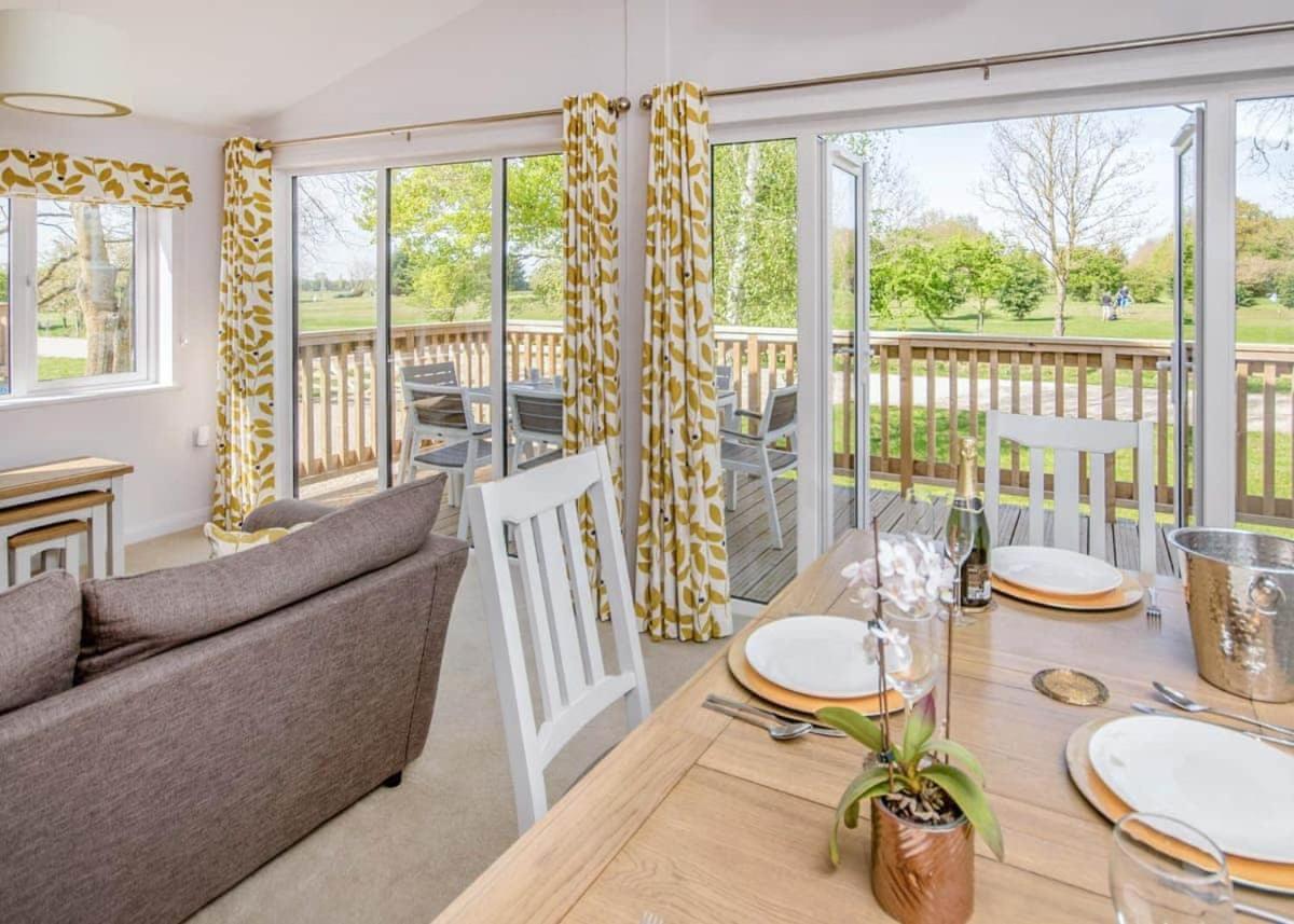 Hawthorn Glen Lodges Downham Market Εξωτερικό φωτογραφία